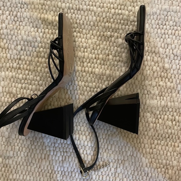 ALOHAS Cactus Black Sandals - Picture 10 of 11